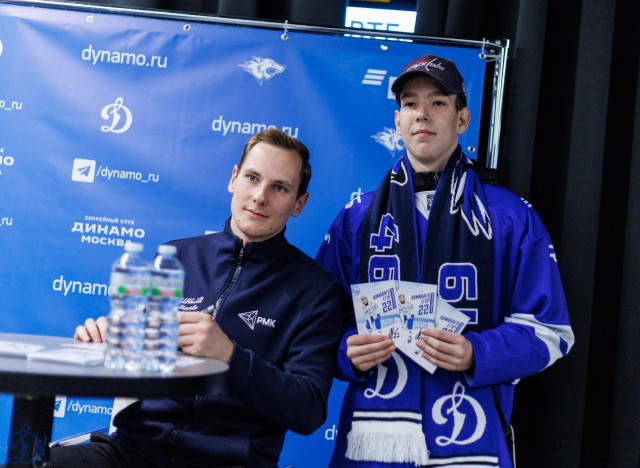 01.11.2025. Автограф-сессия Никиты Иванова и Егора Ахманаева