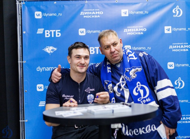 01.11.2025. Автограф-сессия Никиты Иванова и Егора Ахманаева