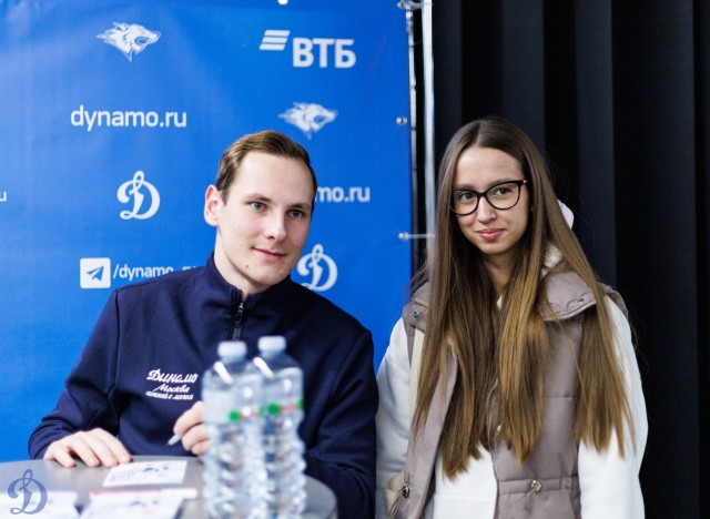 01.11.2025. Автограф-сессия Никиты Иванова и Егора Ахманаева