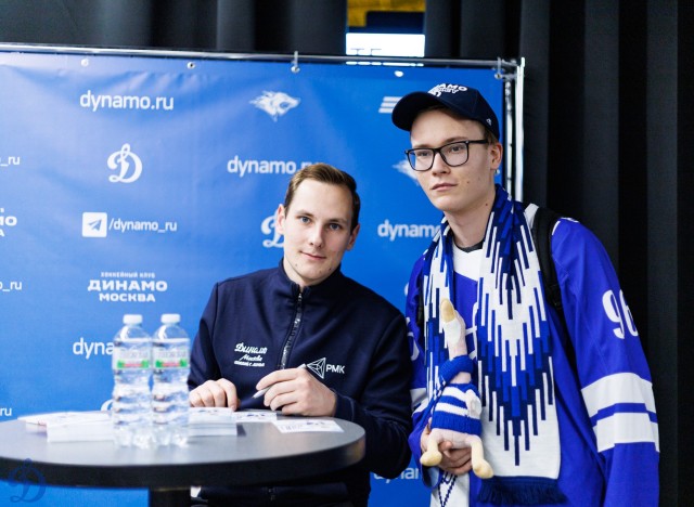 01.11.2025. Автограф-сессия Никиты Иванова и Егора Ахманаева