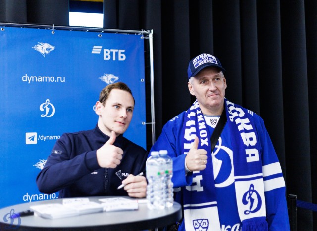 01.11.2025. Автограф-сессия Никиты Иванова и Егора Ахманаева