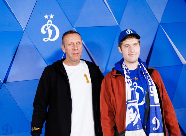 08.11.2025 Автограф-сессия Романа Березовского