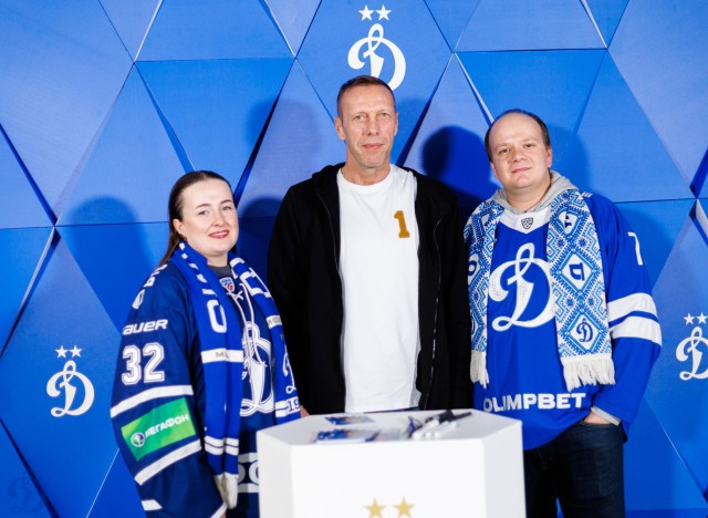 08.11.2025 Автограф-сессия Романа Березовского