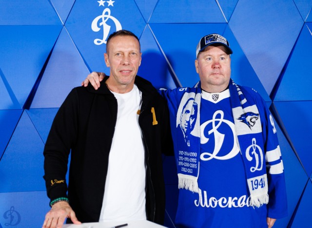 08.11.2025 Автограф-сессия Романа Березовского