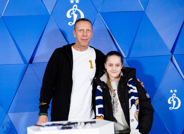 08.11.2025 Автограф-сессия Романа Березовского