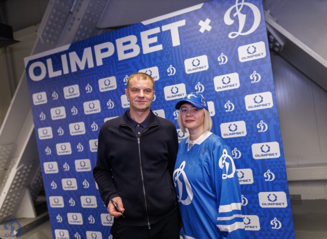 24.11.2025 Автограф-сессия Александра Еременко, Максима Афиногенова, Алексея Терещенко и Сергея Вышедкевича