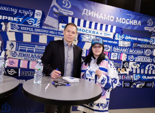 24.11.2025 Автограф-сессия Александра Еременко, Максима Афиногенова, Алексея Терещенко и Сергея Вышедкевича