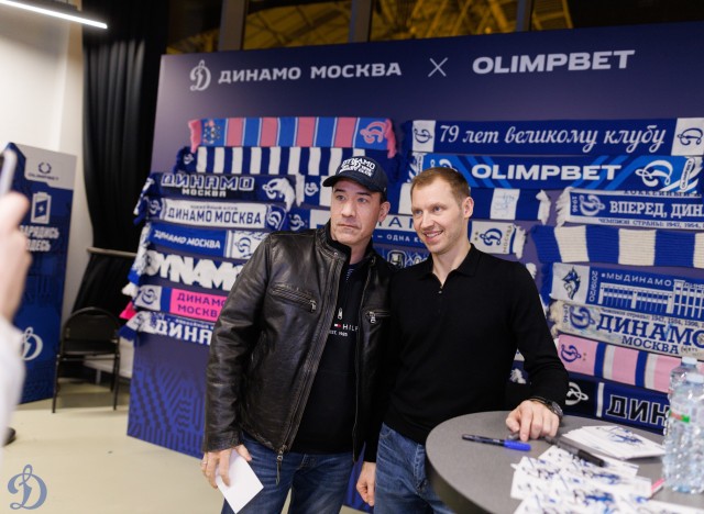 24.11.2025 Автограф-сессия Александра Еременко, Максима Афиногенова, Алексея Терещенко и Сергея Вышедкевича