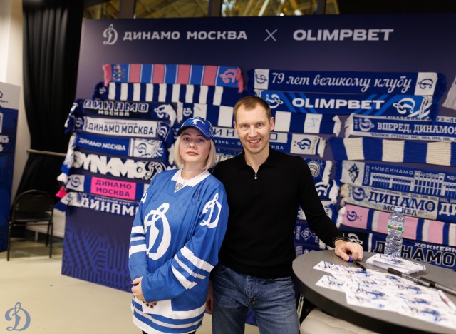 24.11.2025 Автограф-сессия Александра Еременко, Максима Афиногенова, Алексея Терещенко и Сергея Вышедкевича