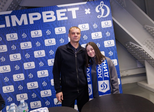 24.11.2025 Автограф-сессия Александра Еременко, Максима Афиногенова, Алексея Терещенко и Сергея Вышедкевича