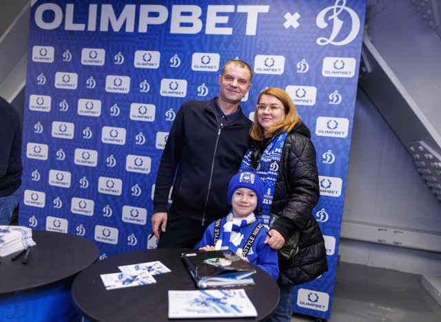 24.11.2025 Автограф-сессия Александра Еременко, Максима Афиногенова, Алексея Терещенко и Сергея Вышедкевича