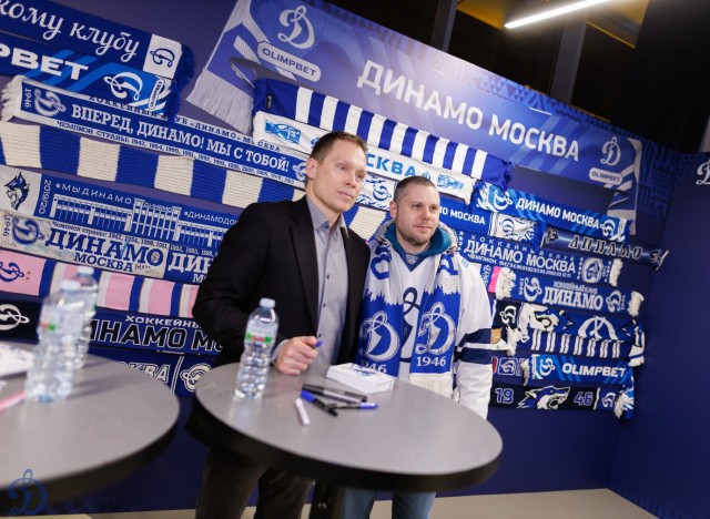 24.11.2025 Автограф-сессия Александра Еременко, Максима Афиногенова, Алексея Терещенко и Сергея Вышедкевича