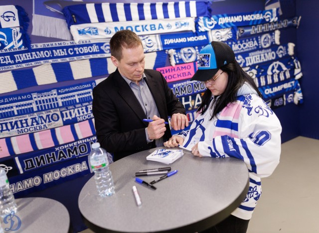 24.11.2025 Автограф-сессия Александра Еременко, Максима Афиногенова, Алексея Терещенко и Сергея Вышедкевича