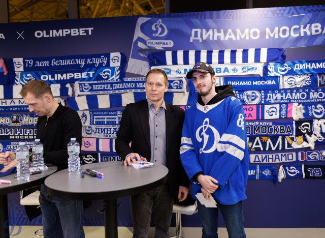 24.11.2025 Автограф-сессия Александра Еременко, Максима Афиногенова, Алексея Терещенко и Сергея Вышедкевича