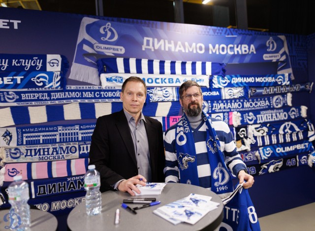 24.11.2025 Автограф-сессия Александра Еременко, Максима Афиногенова, Алексея Терещенко и Сергея Вышедкевича