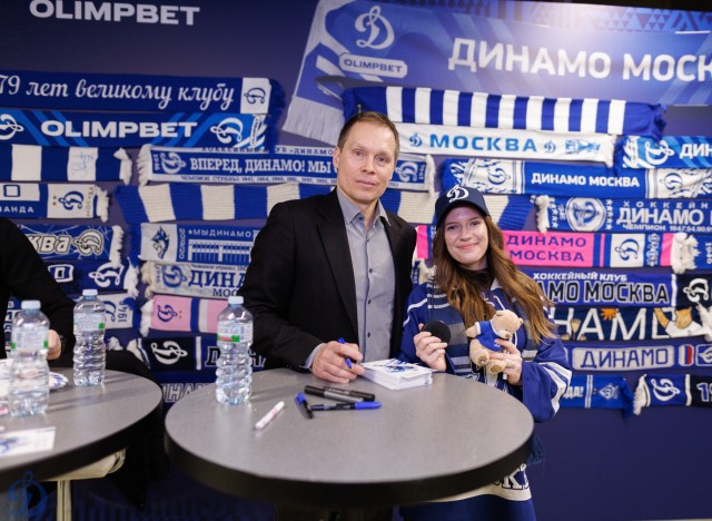 24.11.2025 Автограф-сессия Александра Еременко, Максима Афиногенова, Алексея Терещенко и Сергея Вышедкевича