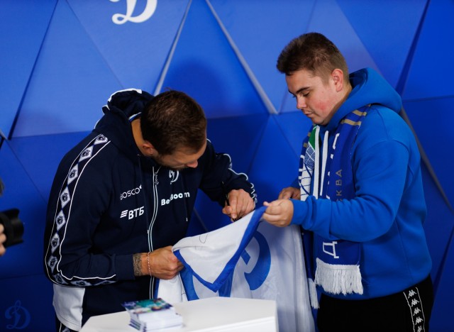 01.03.2026 Автограф-сессия Игоря Лещука