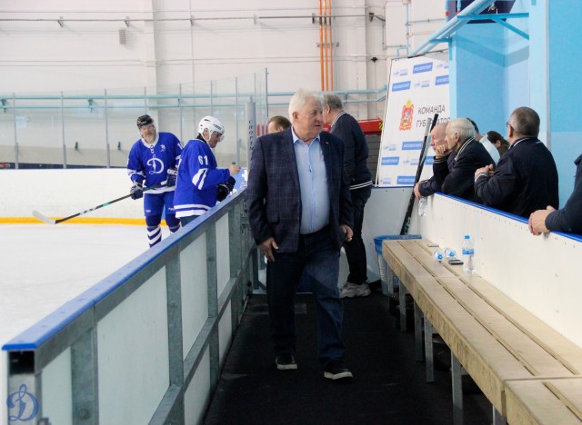 Открытие памятного монумента В.С.Мышкину и матч ветеранов