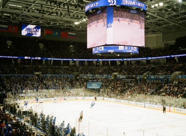 1/8 плей-офф Кубка Гагарина. «Динамо-Минск» — «Динамо» Москва в пленочных кадрах