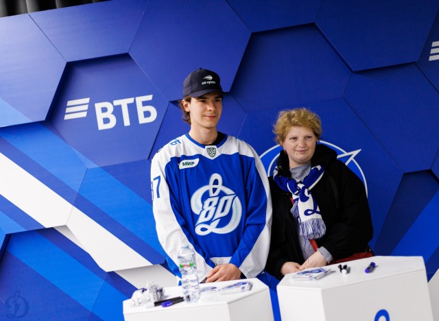 07.10.2026. Автограф-сессия Егора Римашевского