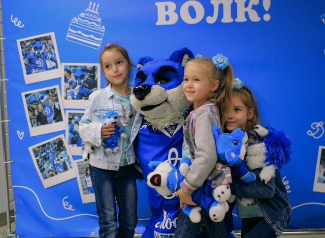 21.08.2024. Автограф-сессия и день рождения волка