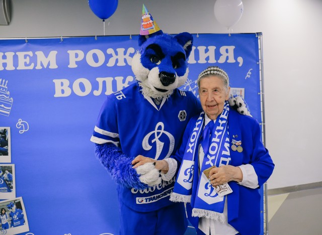 21.08.2024. Автограф-сессия и день рождения волка
