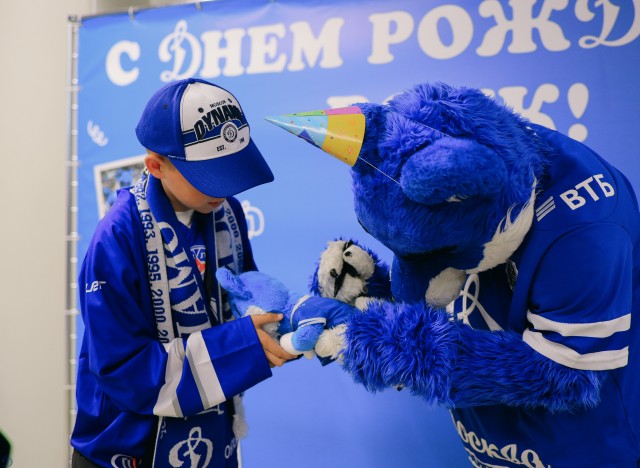 21.08.2024. Автограф-сессия и день рождения волка