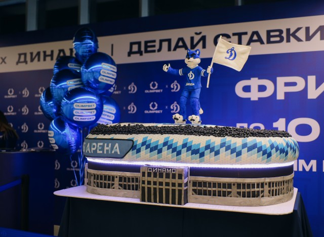 21.08.2024. Автограф-сессия и день рождения волка